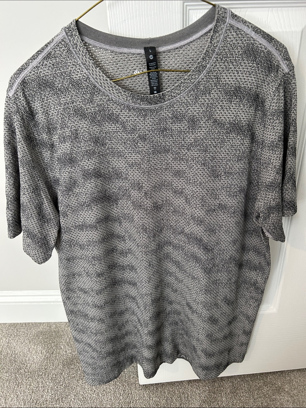 lululemon athletica Men's Short Sleeve Tee in Heather Gray